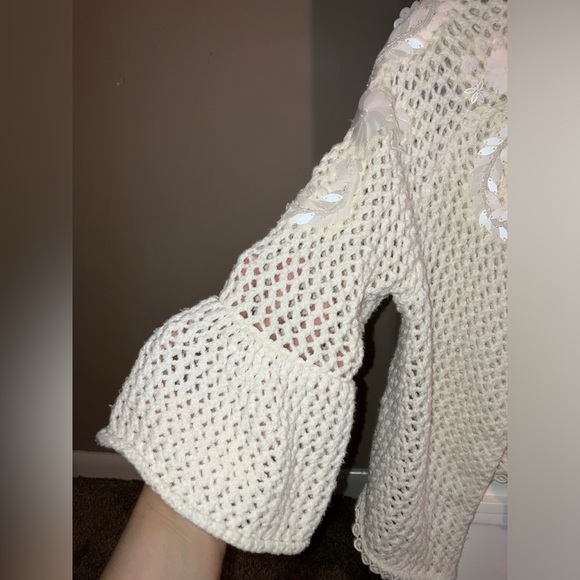 Women’s Anthropologie Knitted and Knotted White Sequin Bell Sleeve Sweater Small - Picture 4 of 5